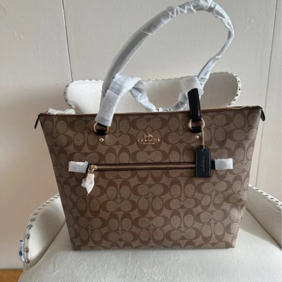 Brand new large Coach tote and shoulder bag - Picture 2 of 14